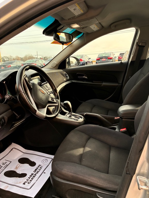 2014 Chevrolet Cruze Image 4