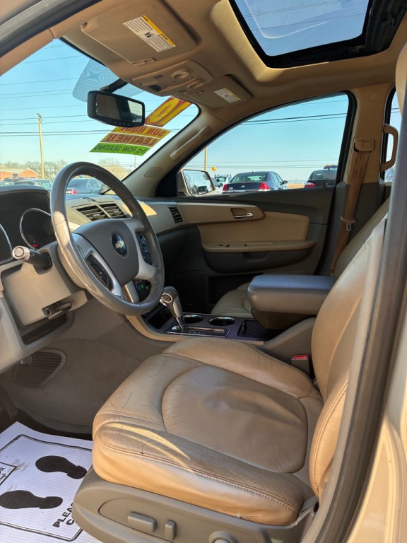 2010 Chevrolet Traverse Image 4