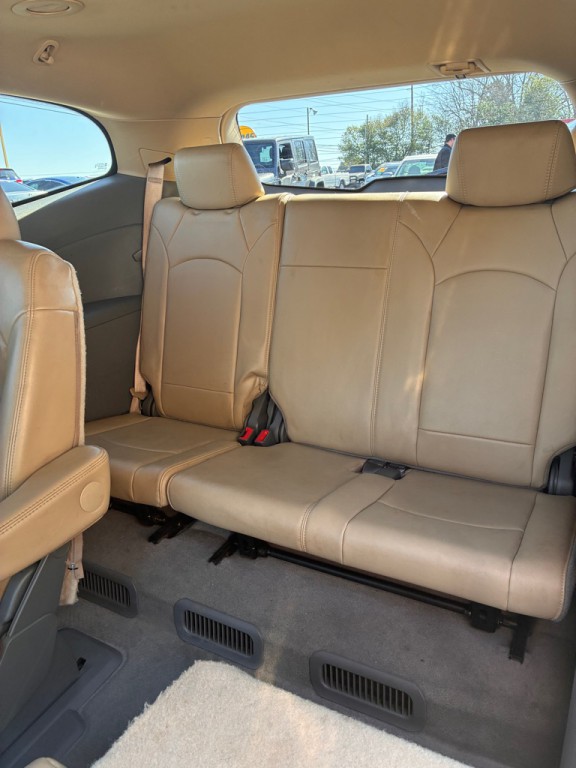 2010 Chevrolet Traverse Image 6