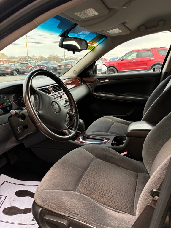 2011 Chevrolet Impala Image 4