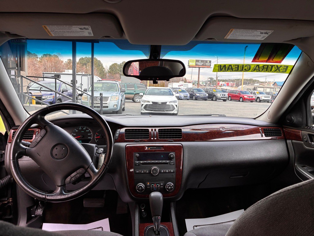 2011 Chevrolet Impala Image 6