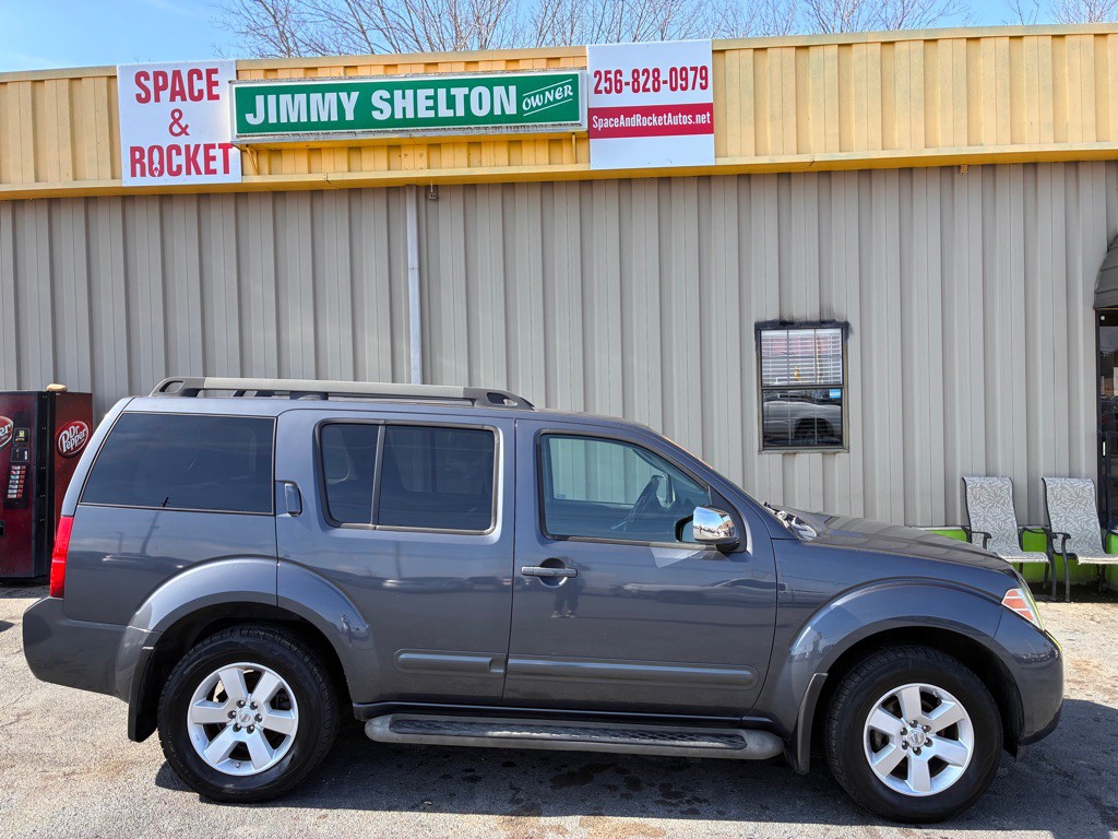 2011 Nissan Pathfinder Image 1