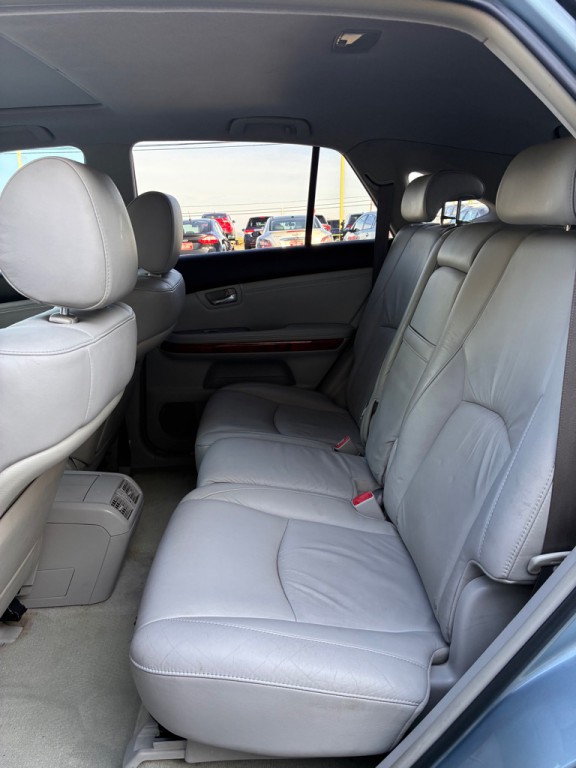 2005 Lexus RX Image 4