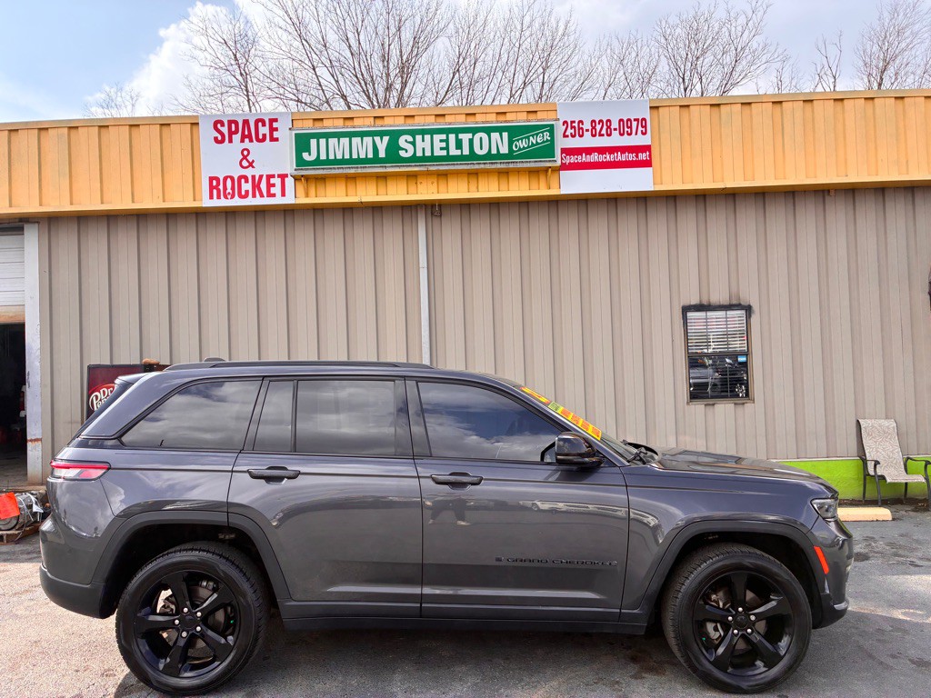 2023 Jeep Grand Cherokee Image 1