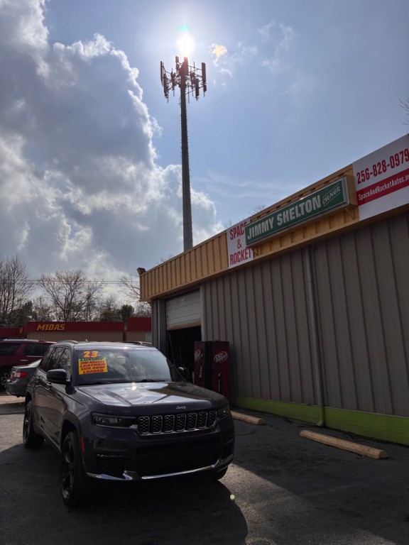 2023 Jeep Grand Cherokee Image 2