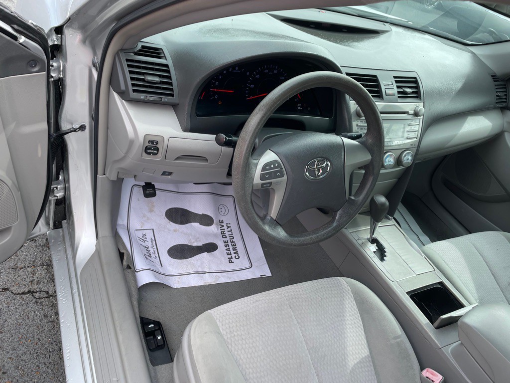 2010 Toyota Camry Image 5