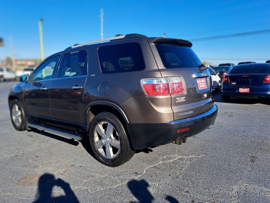 2011 GMC Acadia Image 2