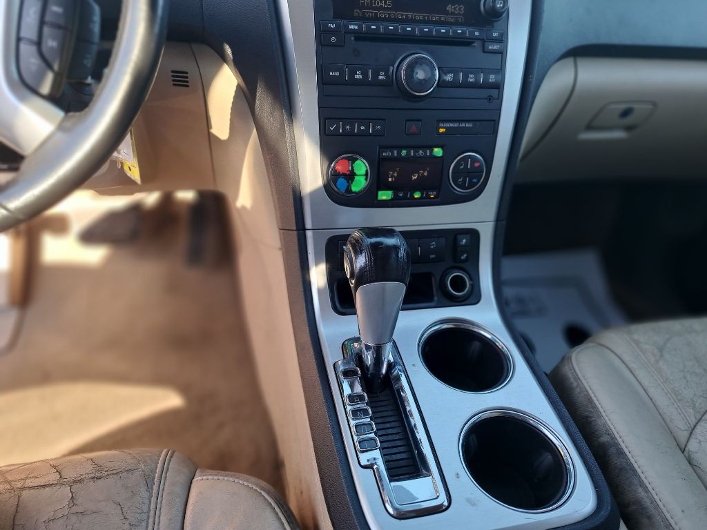 2011 GMC Acadia Image 6