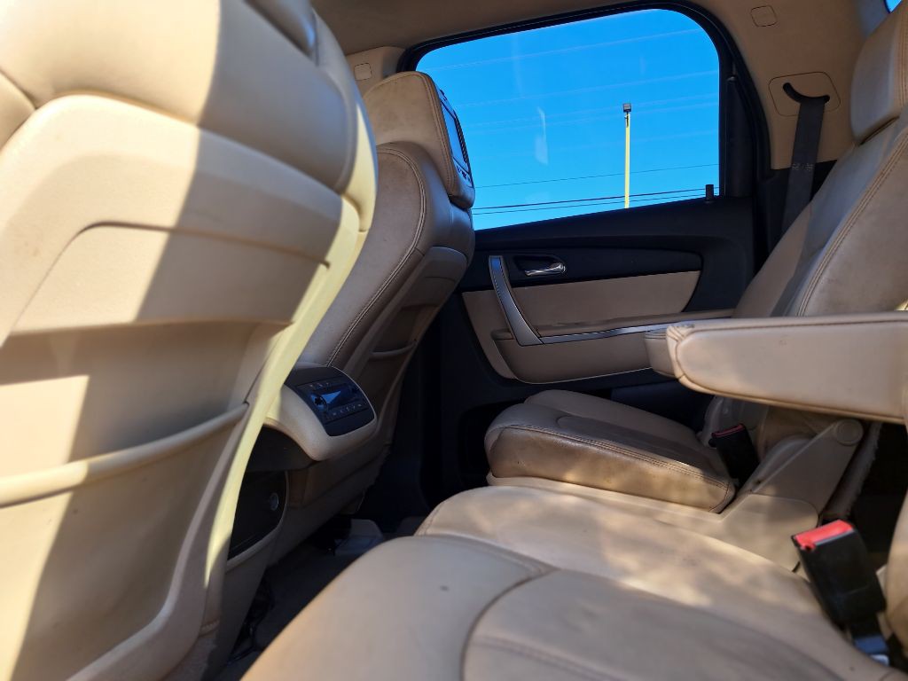 2011 GMC Acadia Image 7