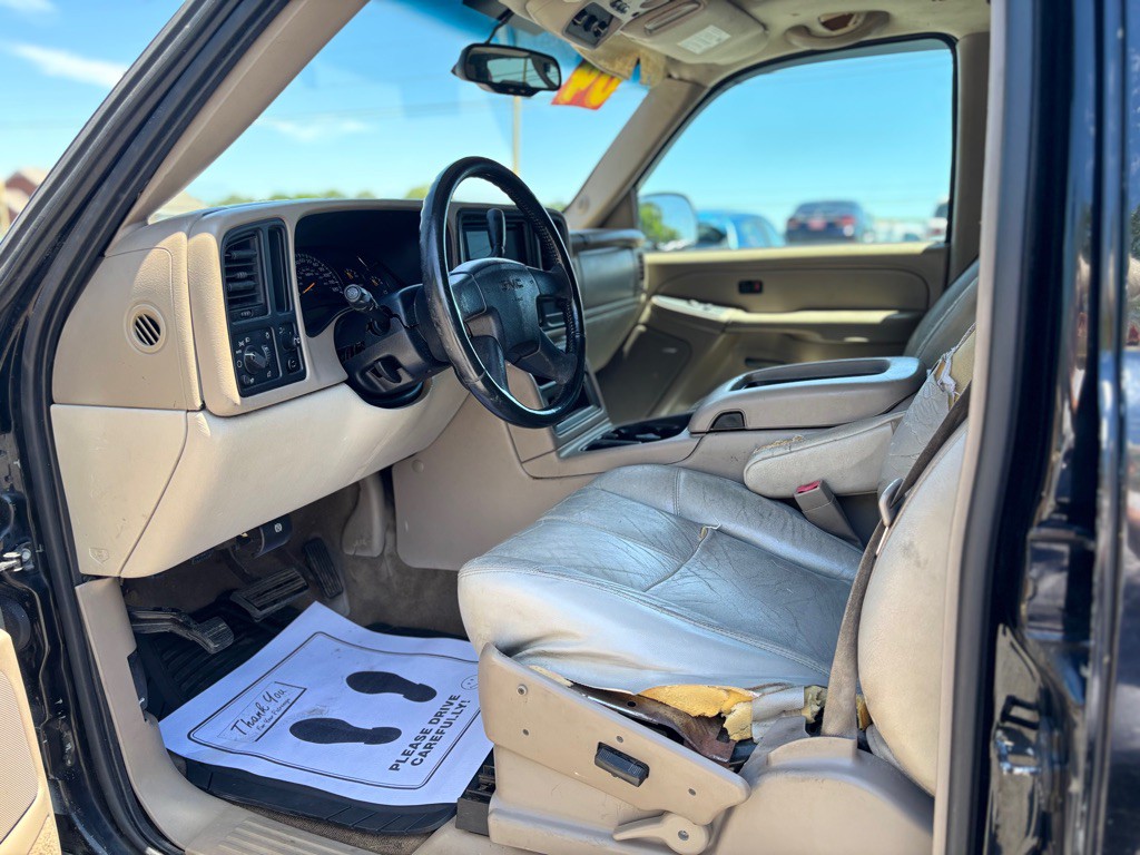 2004 GMC Yukon Image 5