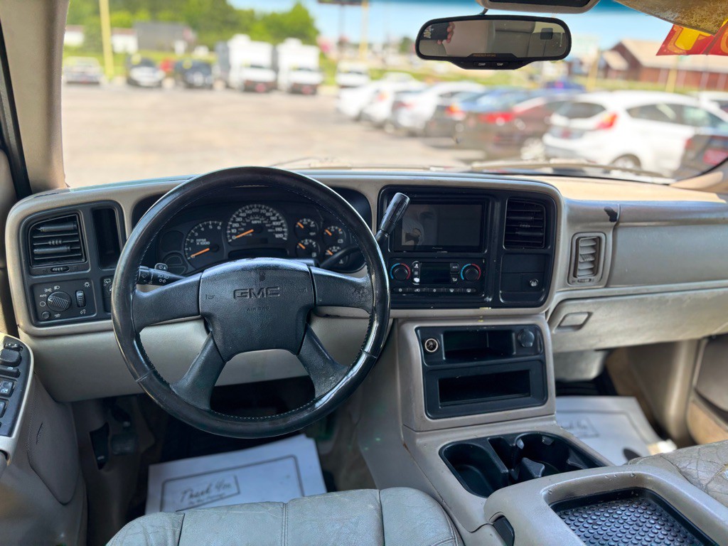 2004 GMC Yukon Image 9