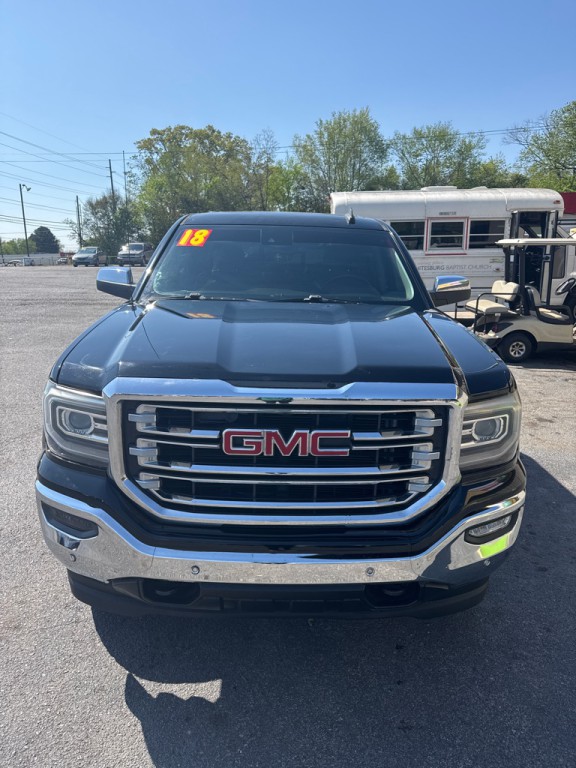 2018 GMC Sierra Image 2