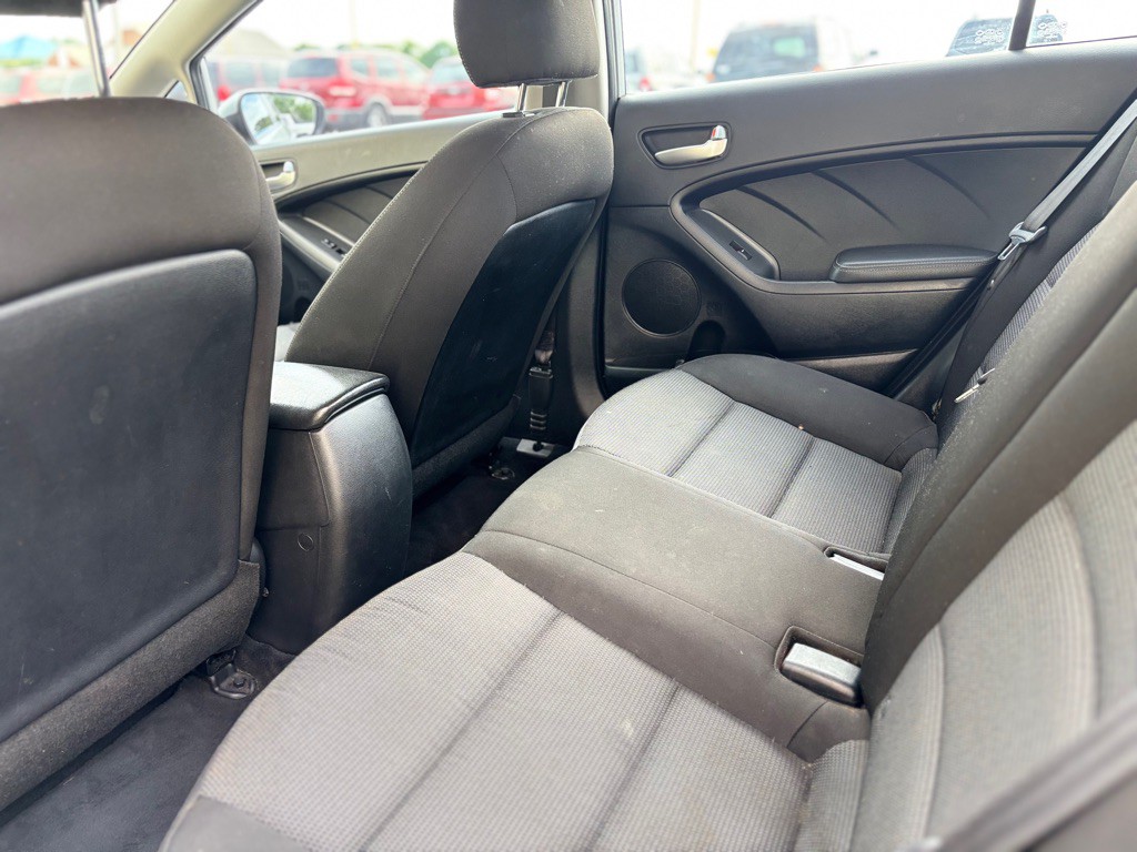 2017 Kia Forte Image 5