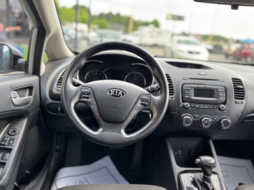 2017 Kia Forte Image 6