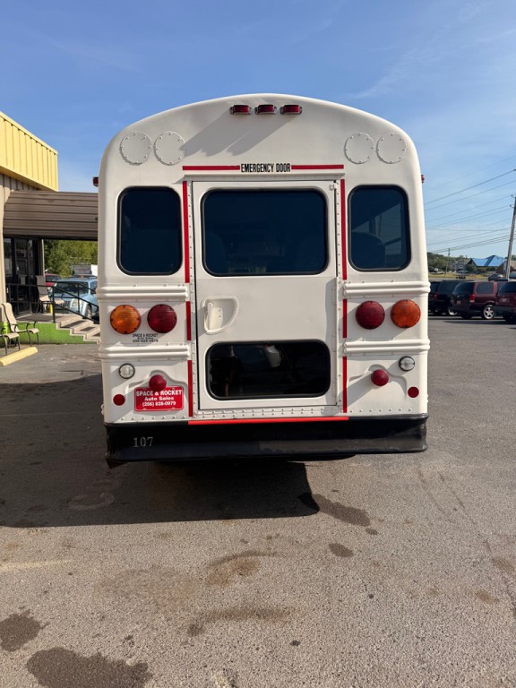 2002 GMC Savana Image 4