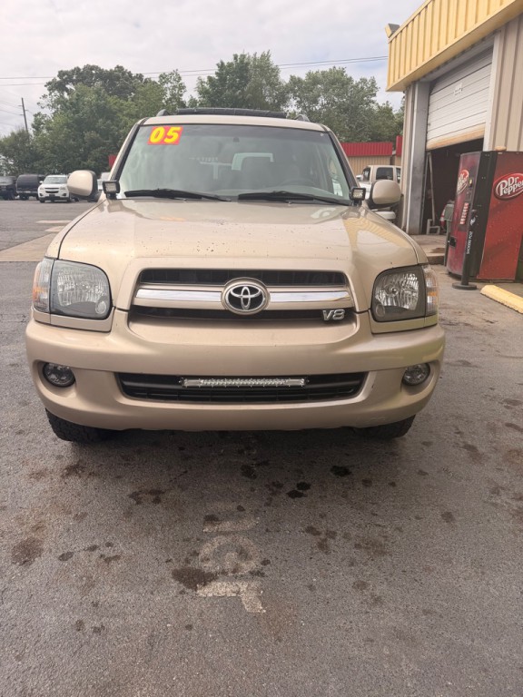 2005 Toyota Sequoia Image 2