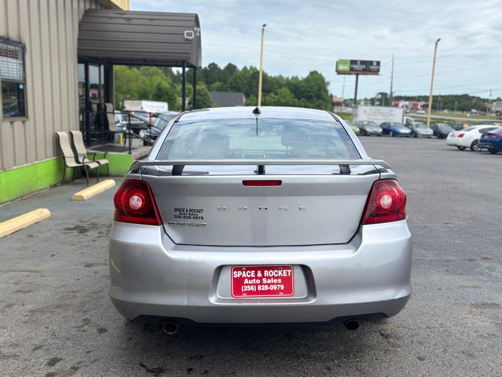 2013 Dodge Avenger Image 2