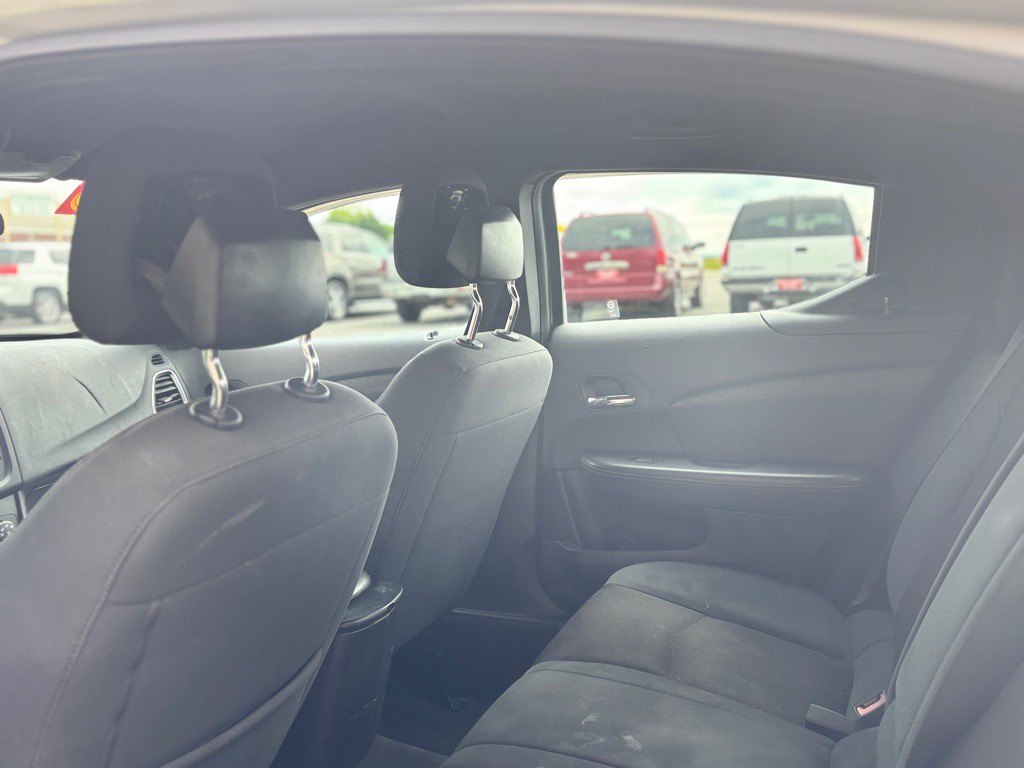 2013 Dodge Avenger Image 3