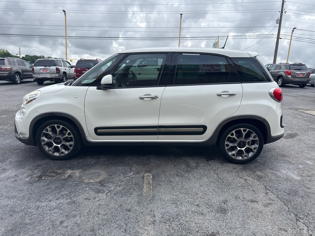 2014 FIAT 500L Image 3