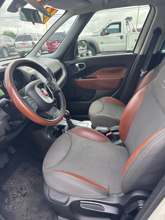 2014 FIAT 500L Image 5