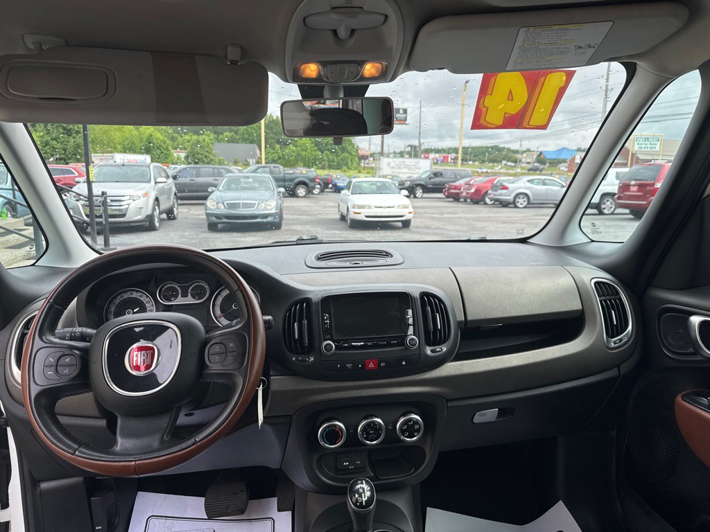 2014 FIAT 500L Image 8
