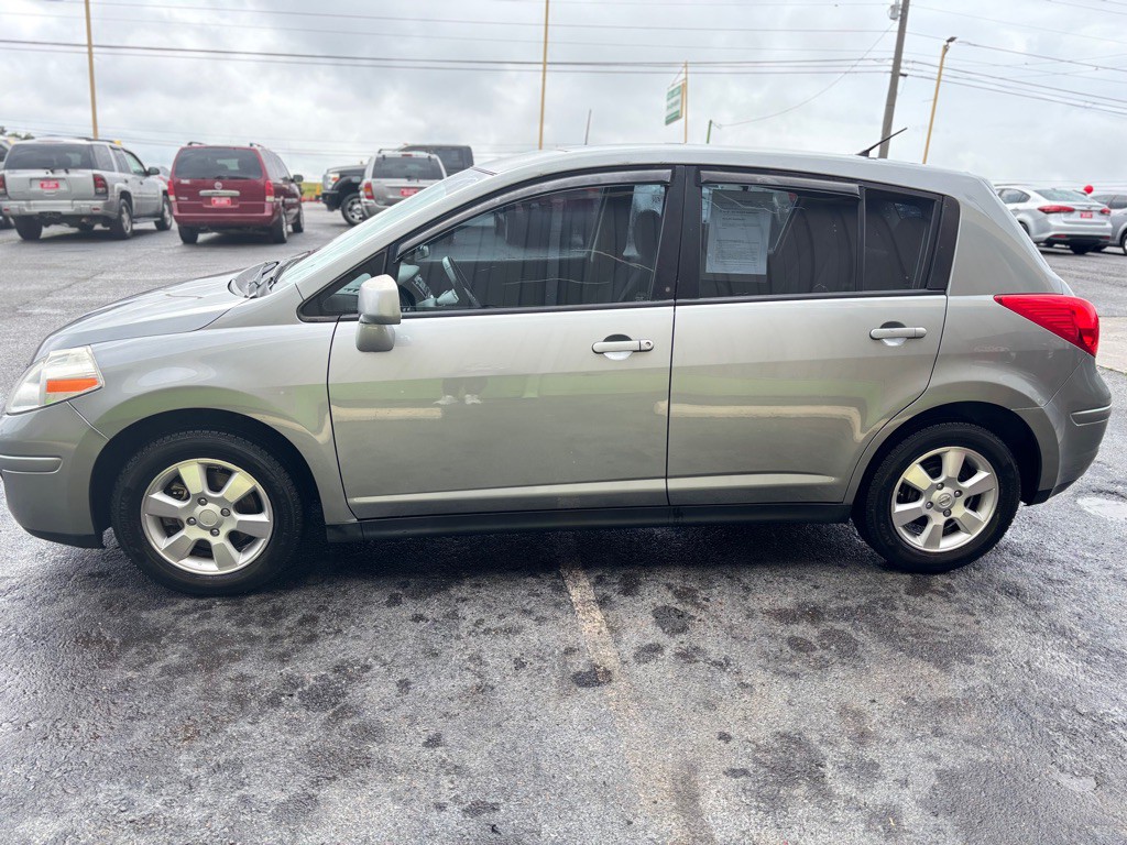 2012 Nissan Versa Image 3