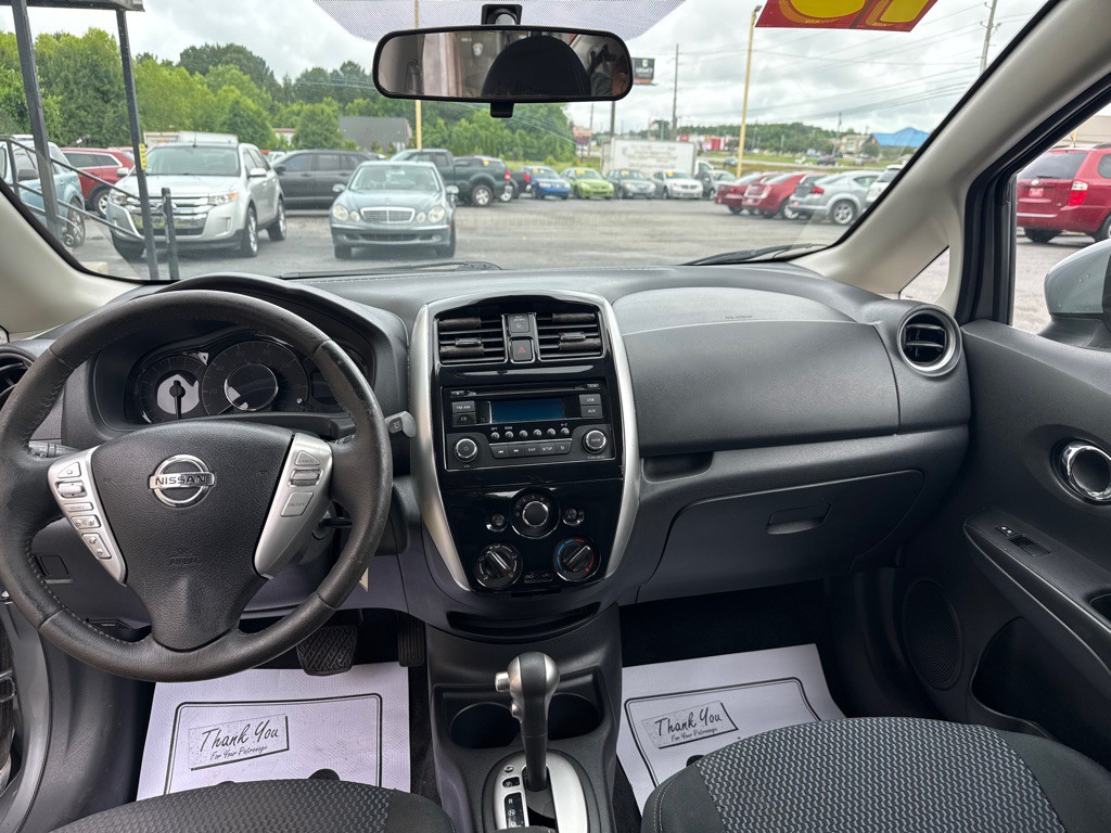 2015 Nissan Versa Image 8