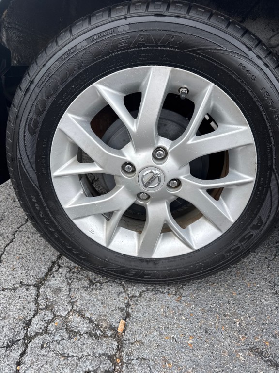 2015 Nissan Versa Image 9
