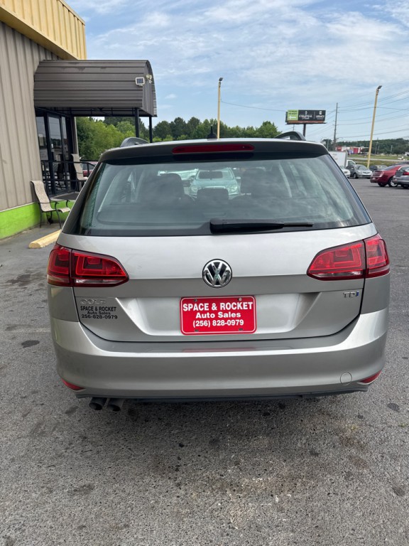 2015 Volkswagen Golf Image 4