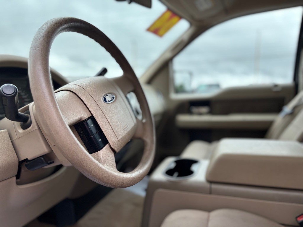 2004 Ford F-150 Image 4