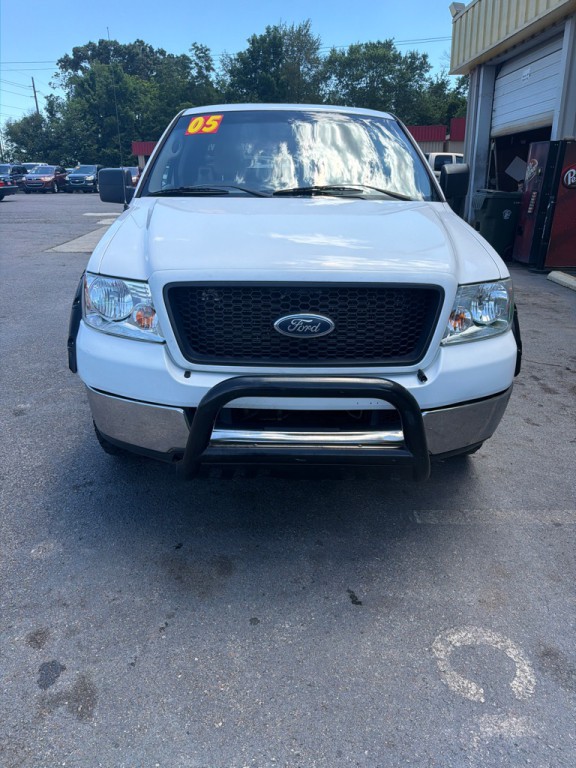 2005 Ford F-150 Image 2