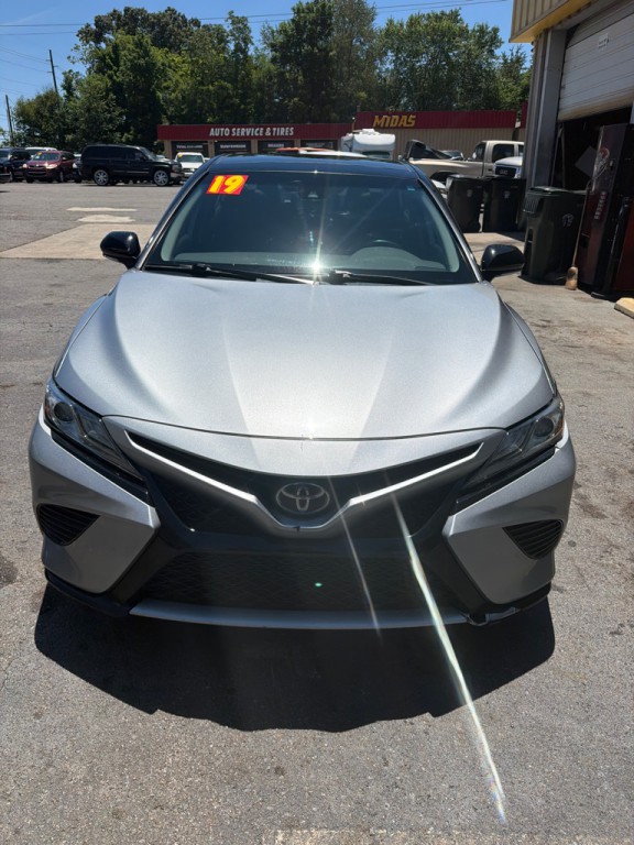 2019 Toyota Camry Image 2