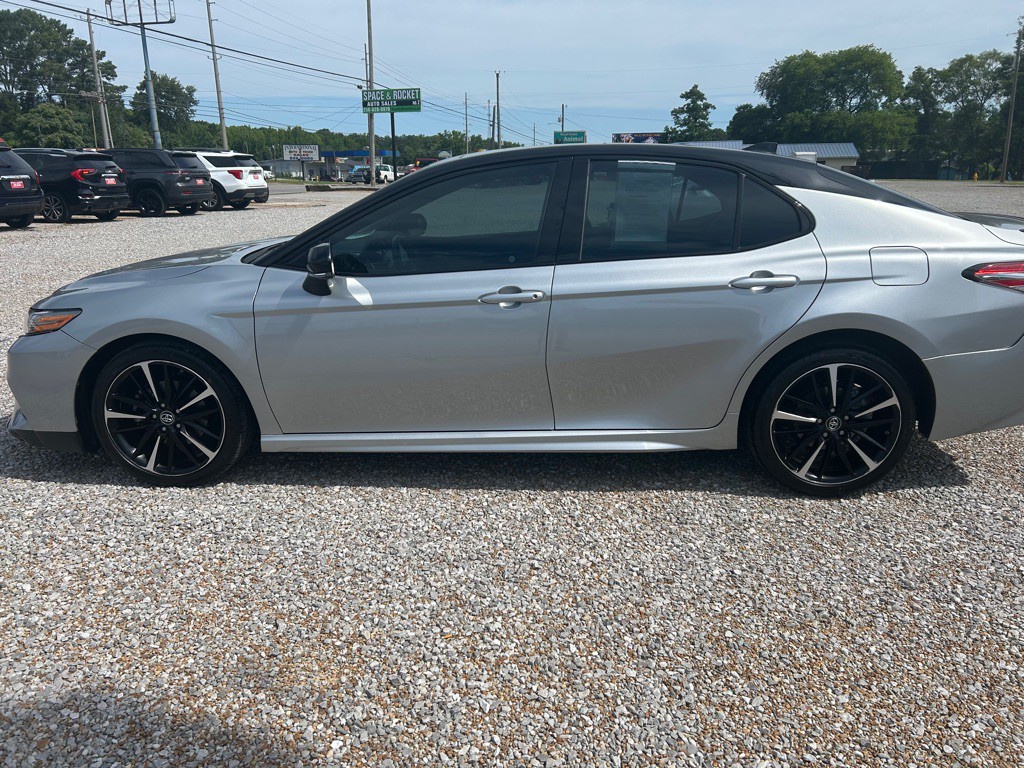 2019 Toyota Camry Image 3
