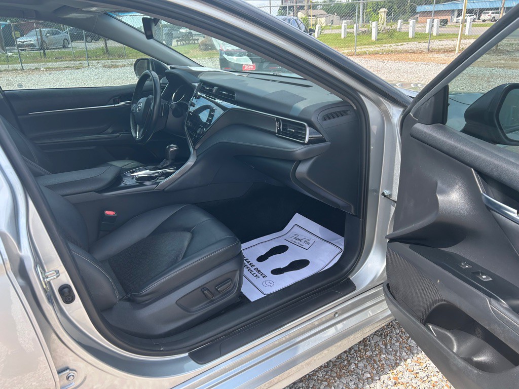 2019 Toyota Camry Image 10