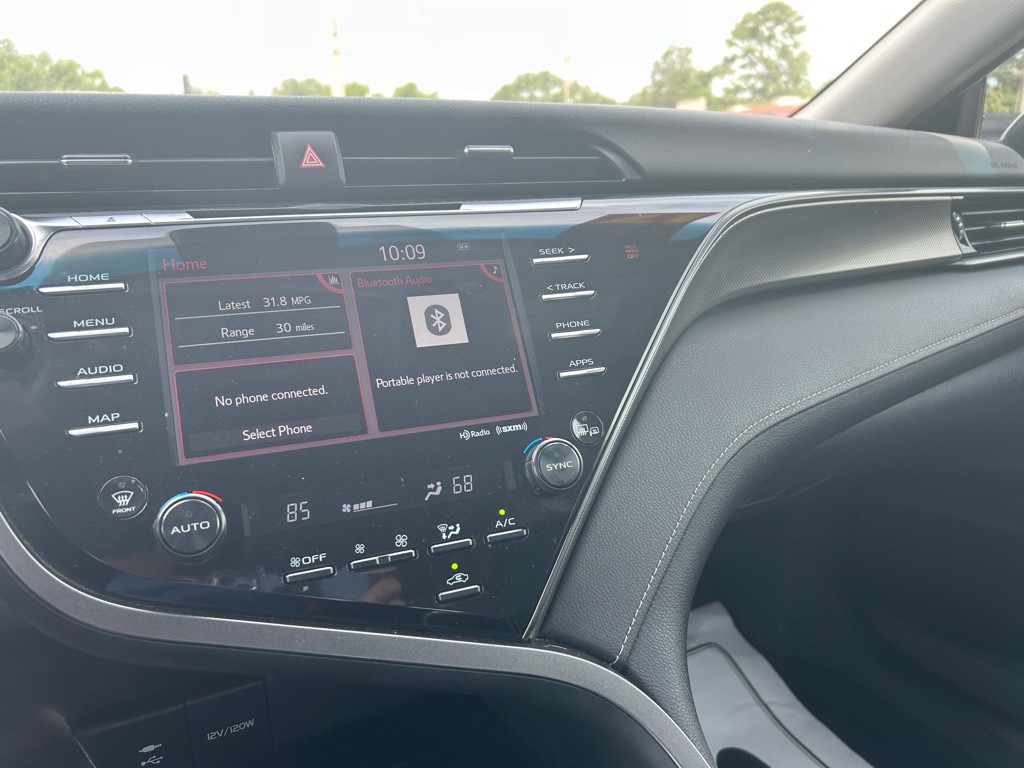 2019 Toyota Camry Image 18
