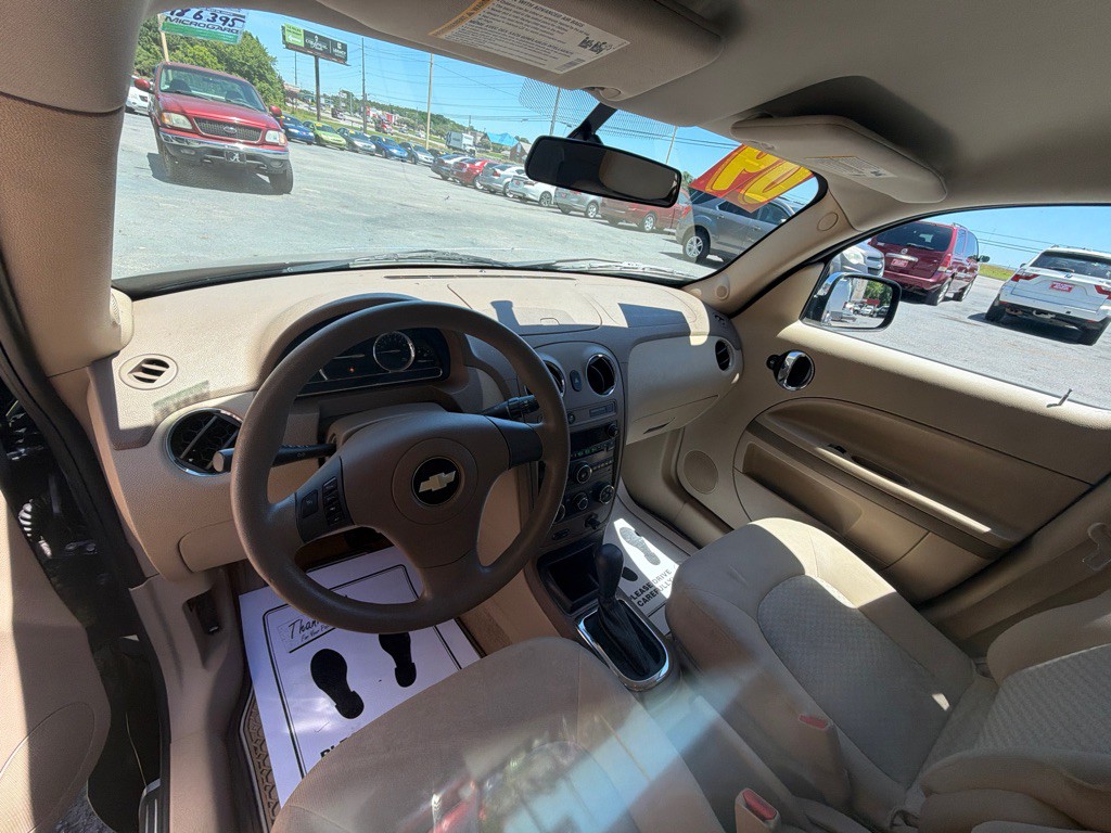 2009 Chevrolet HHR Image 2