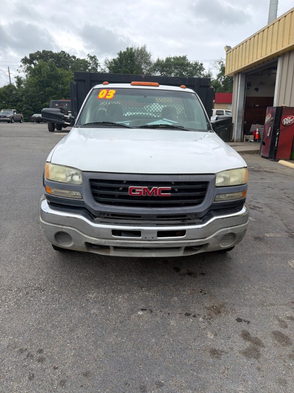 2003 GMC Sierra Image 2