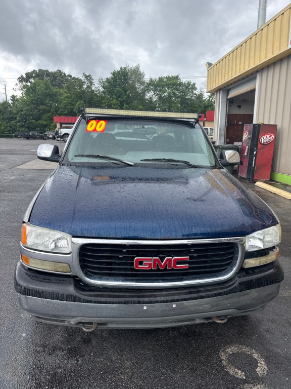 2000 GMC Sierra Image 2