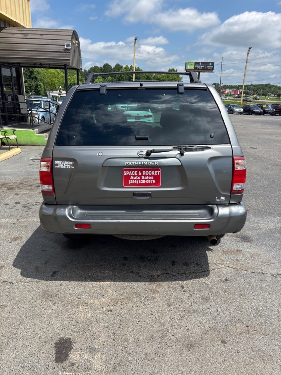 2004 Nissan Pathfinder Image 4