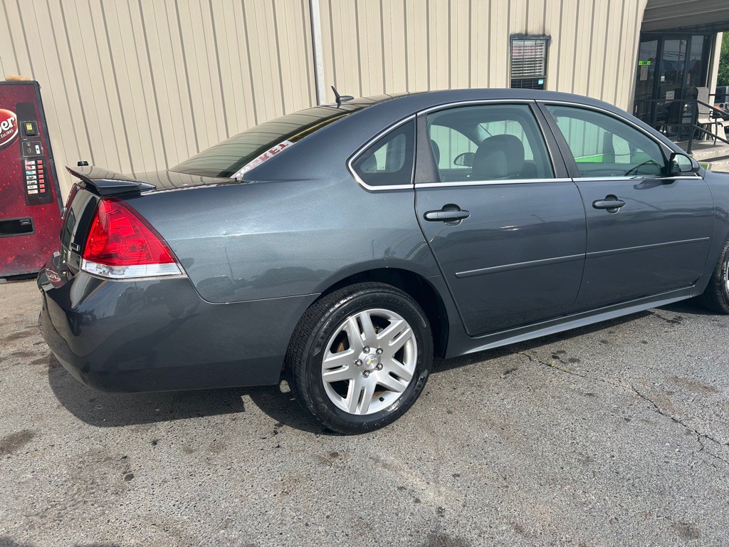 2011 Chevrolet Impala Image 2