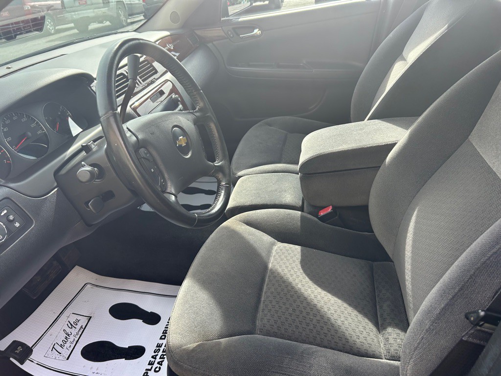2011 Chevrolet Impala Image 14