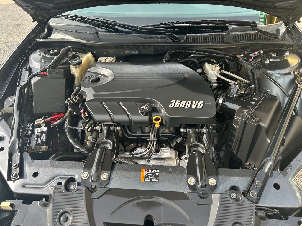 2011 Chevrolet Impala Image 16