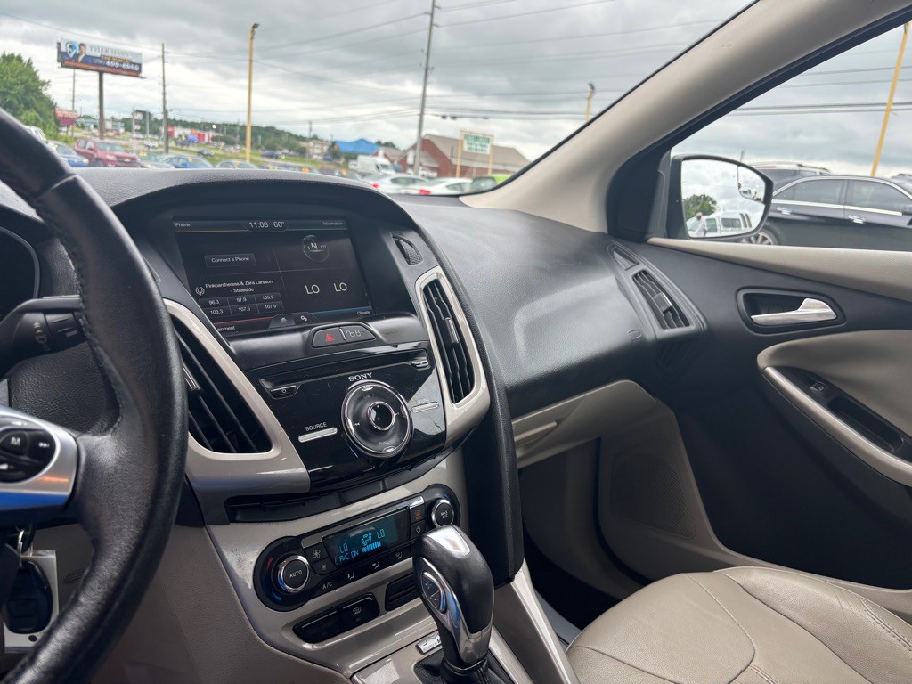 2012 Ford Focus Image 8