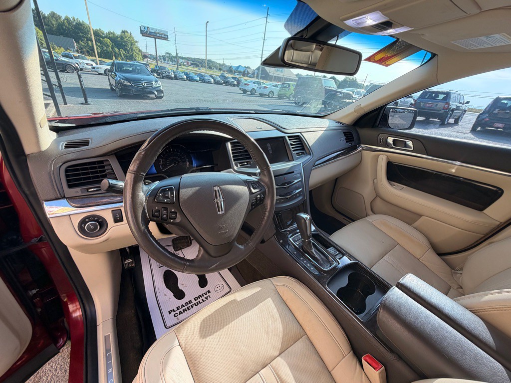 2014 Lincoln MKS Image 9