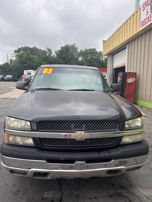 2003 Chevrolet Silverado 1500 Image 2