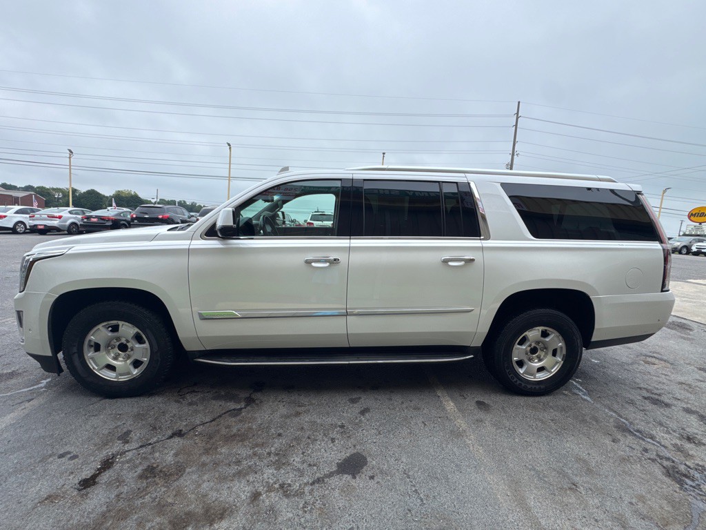 2017 Cadillac Escalade Image 3
