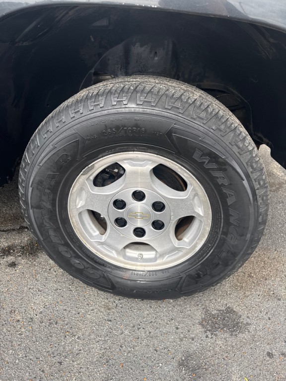 2005 Chevrolet Tahoe Image 9