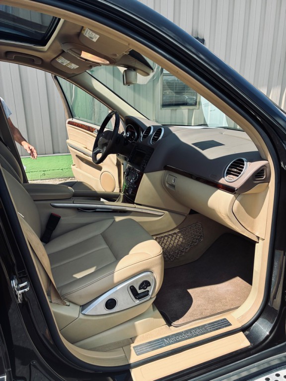 2011 Mercedes-Benz GL-Class Image 9