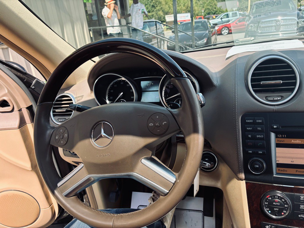 2011 Mercedes-Benz GL-Class Image 21