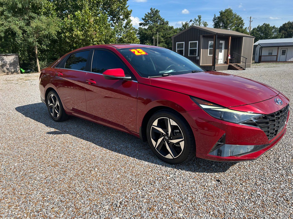 2023 Hyundai Elantra Image 3